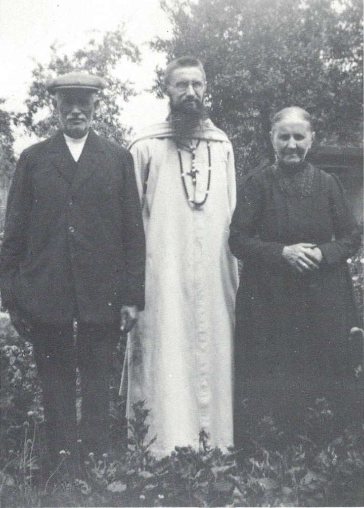 E.P. Corneel Vermeiren met zijn ouders Jan en Catharina Van Dijck